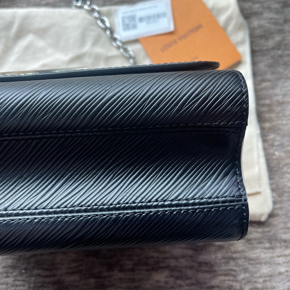 Louis Vuitton Twist MM Limited Edition Epi Leather - Picture 3 of 15